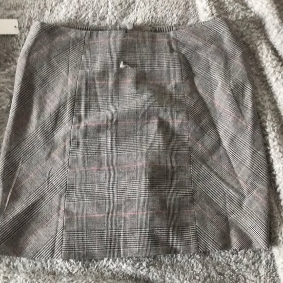 Brand New! Black white and red gingham mini skirt! - Picture 4 of 5